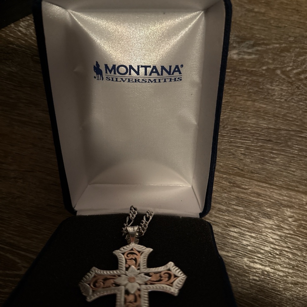 Montana Silversmiths Silver and Copper Cross Necklace. NEVER WORN